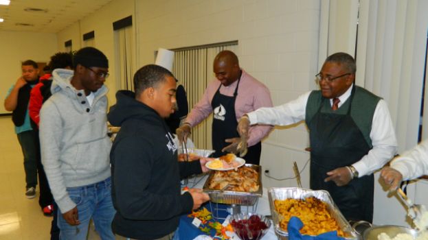 Students were Served a ‘Thanks’giving Dinner to Remember